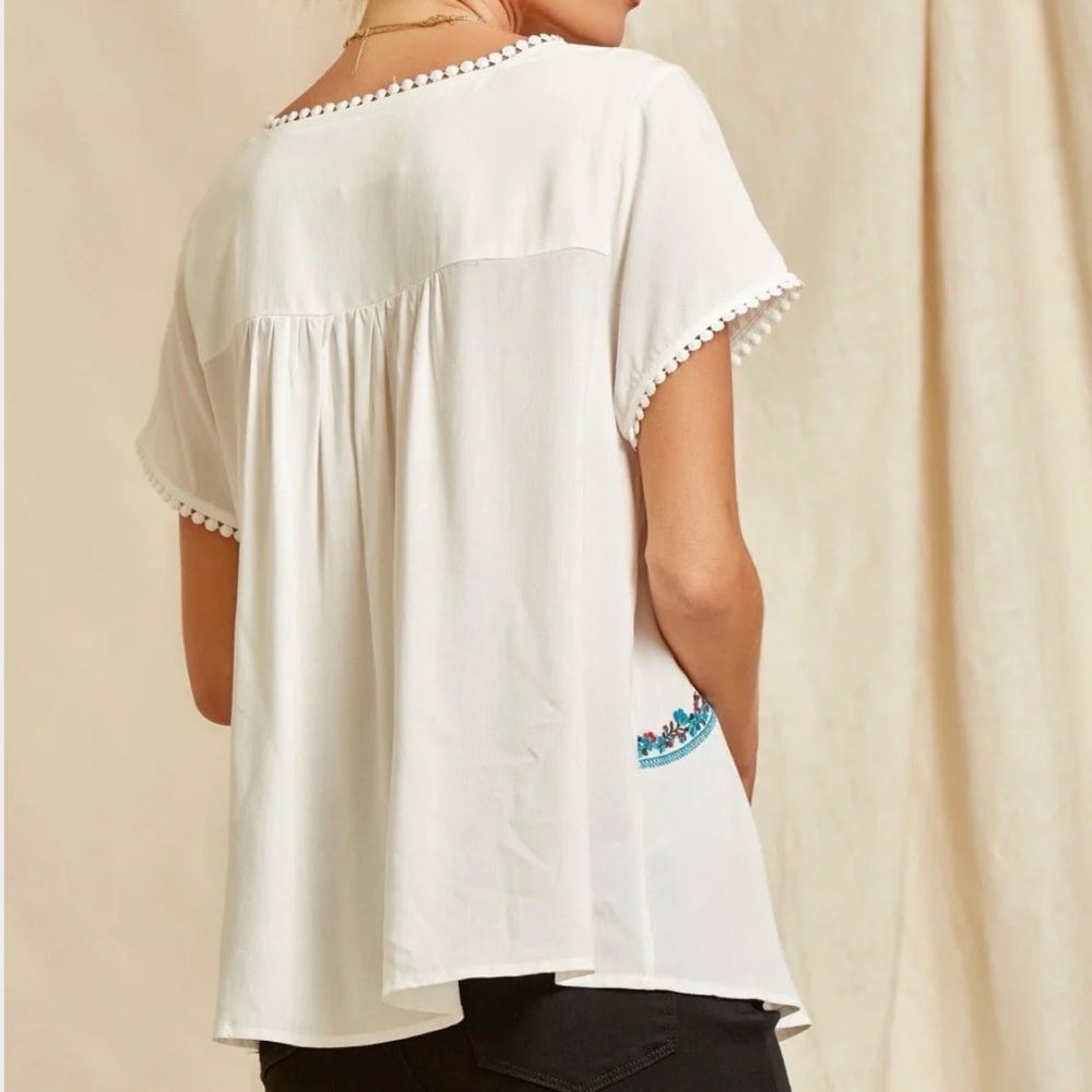 Savanna Jane Floral Embroidered Short Sleeve Rayon Top Size Large Cream Teal Red - Picture 2 of 8